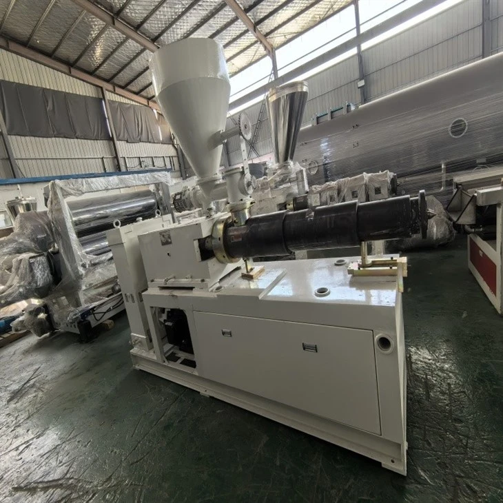 Used 65/132 Extruder Machine